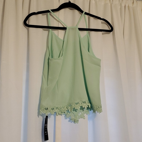 NVGTN Crop Top - Picture 2 of 3